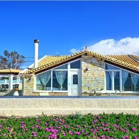 3 bedroom seaside villa with pool, Acharavi, sleeps 6